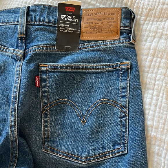 New Levi’s Straight Fit High Rise /Women’s Jeans Size 27 - Picture 3 of 7